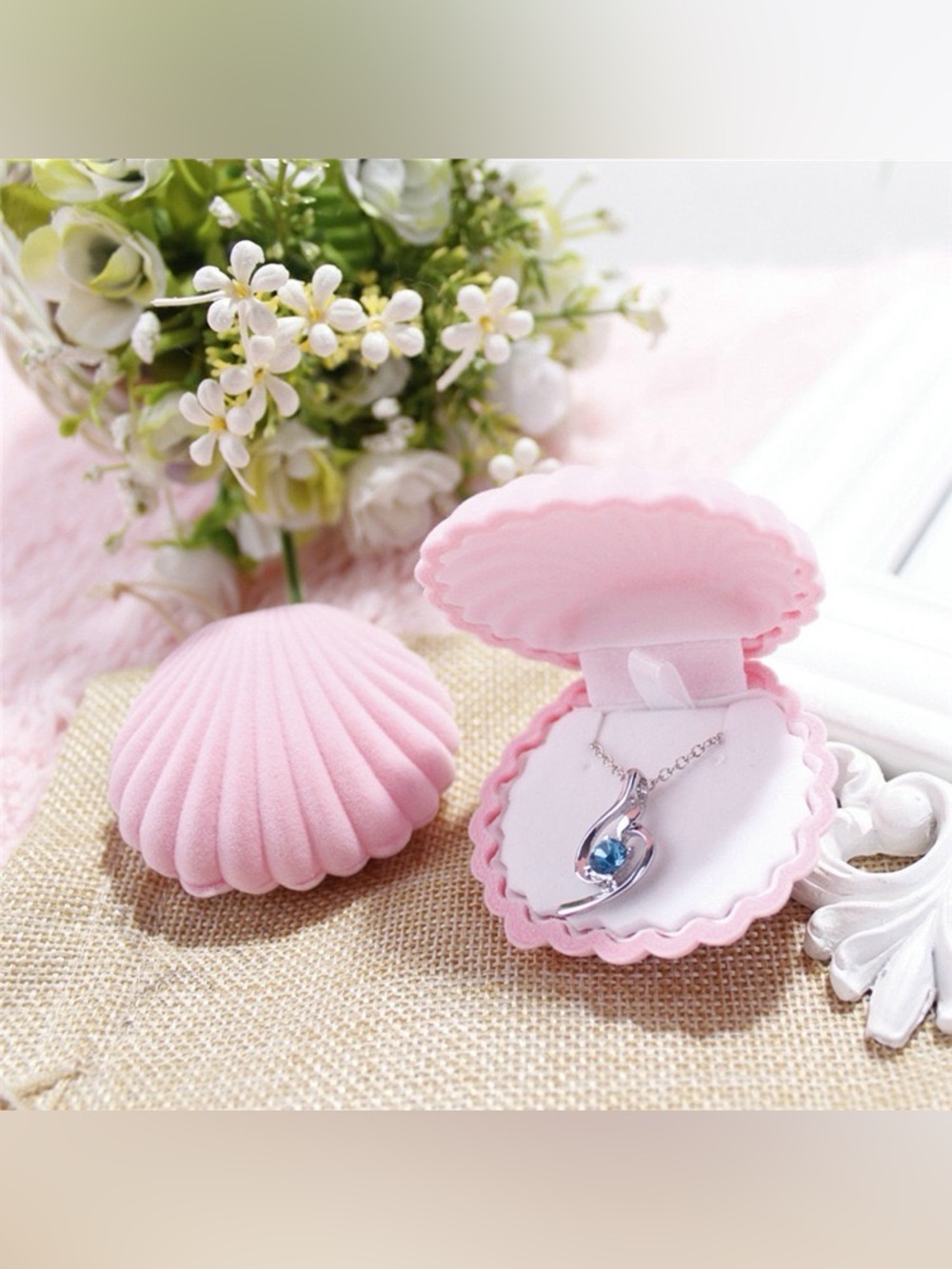 Pink Velvet Seashell Necklace Gift Box for Jewelry, Gifts, Weddings.